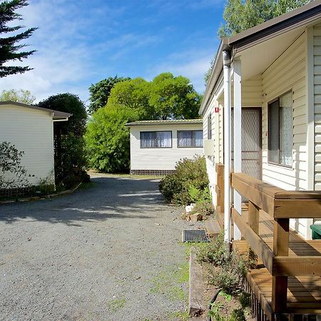Triabunna Cabin & Caravan Park Екстер'єр фото