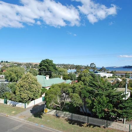 Triabunna Cabin & Caravan Park Екстер'єр фото